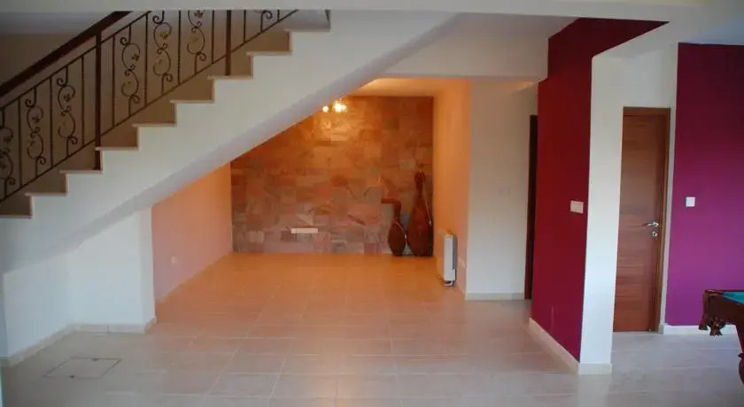 Какопетрия: Pera Pedi Pine Villa