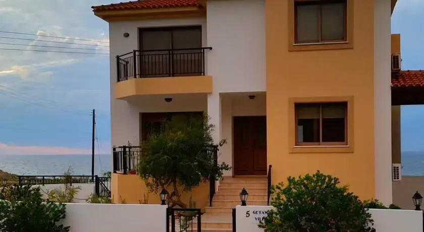 Помос: Getaway Villa