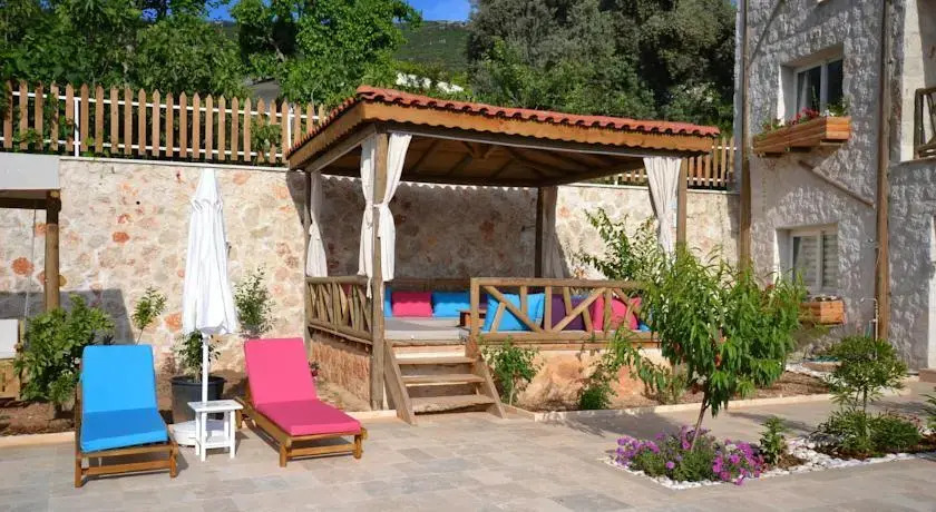 Исламлар: Villa Kelebek Öz
