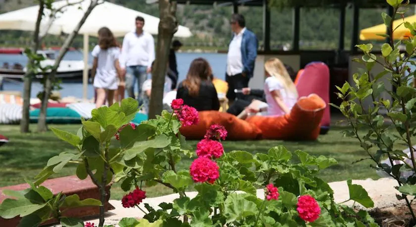 Мармарис: Ella Pansiyon Restaurant Yacht Club