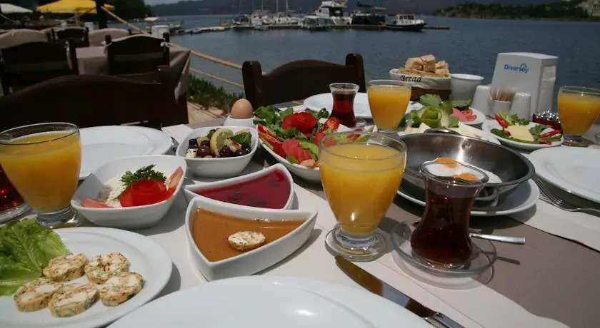 Мармарис: Ella Pansiyon Restaurant Yacht Club