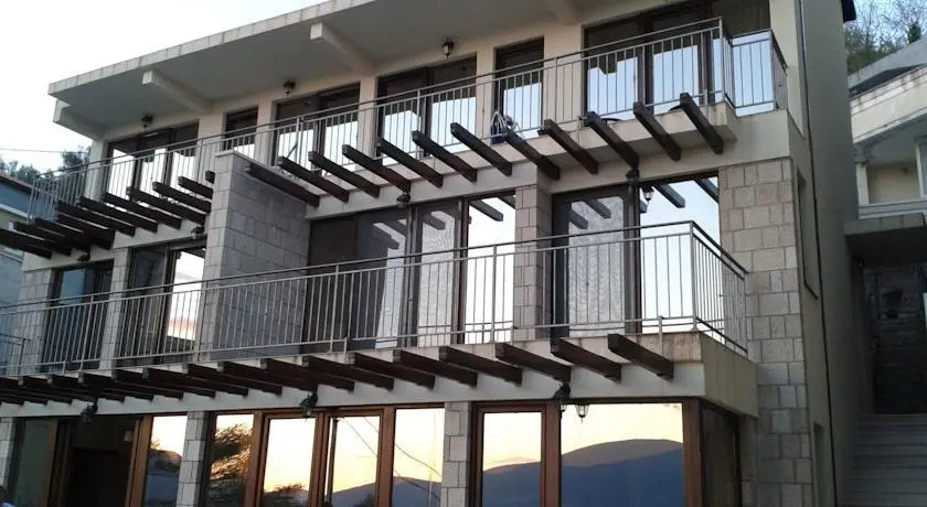 Тиват: Apartments Ariosa