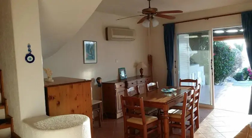 Хлорака: Paphos maison sur la mer
