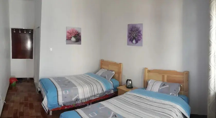 Цзюцюань: Dunhuang Ancient Path Hostel