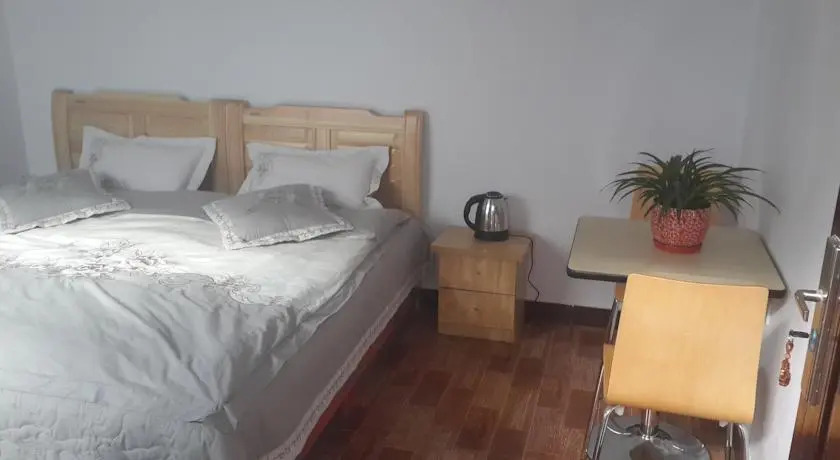 Цзюцюань: Dunhuang Ancient Path Hostel