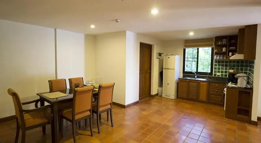 Пхукет: Lovely Nai Harn Apartment