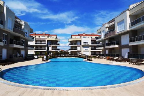 Белек: Antalya belek odyssey park ground floor 2 bedrooms pool view close to center