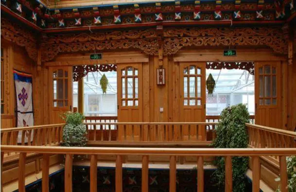 Шангри-Ла: Shangri-La Zhiqingchun Tibetan Inn