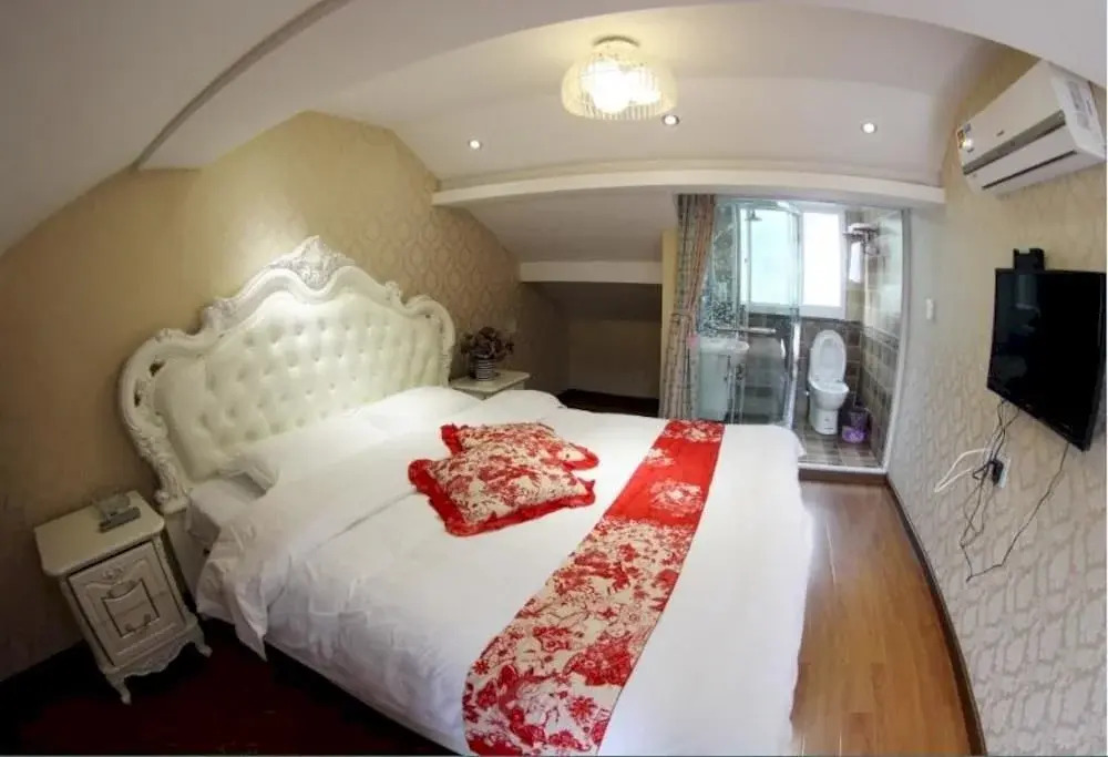Цзясинь: Moon Night Xitang Inn Bar Street Branch