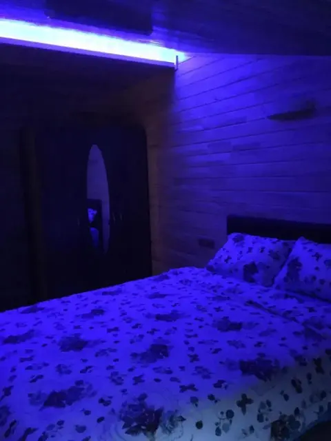 Узунгёль: Ay Home Apart