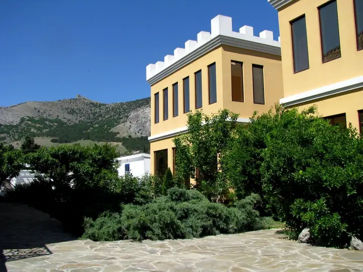 Частный дом Sunny Holiday Home — фото 3