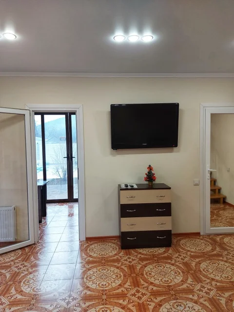 Весёлое: Частный дом Sunny Holiday Home
