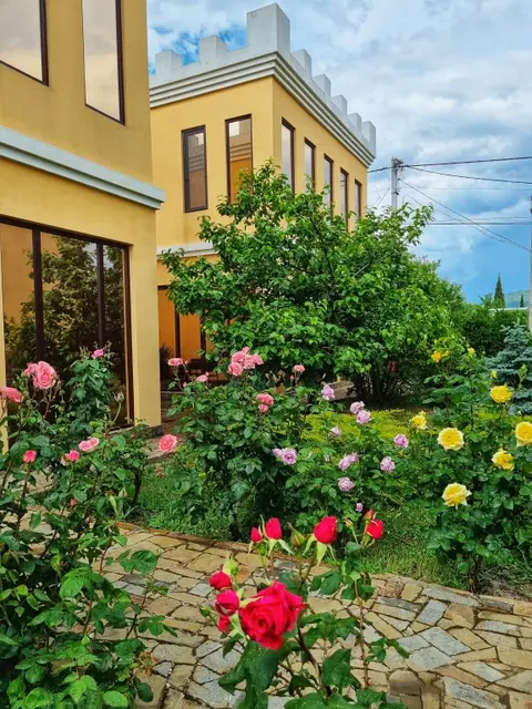 Весёлое: Частный дом Sunny Holiday Home