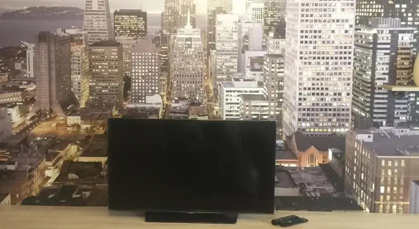 Тбилиси: Studio 41 Zhiuli Shartava