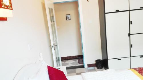 Гуанчжоу: Xiajiao Metro Apartment