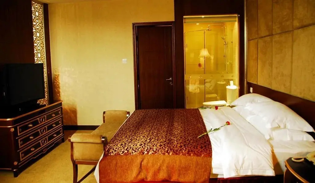 Цзуньи: Euro River Bank Hotel