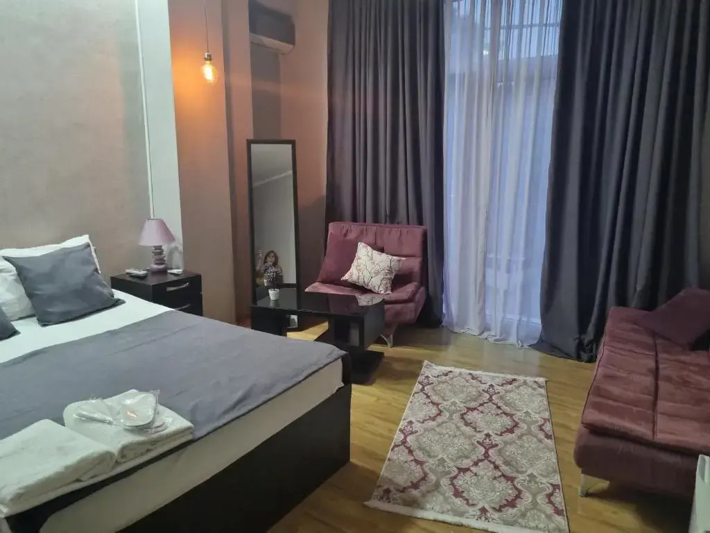 Тбилиси: Shatel Hotel