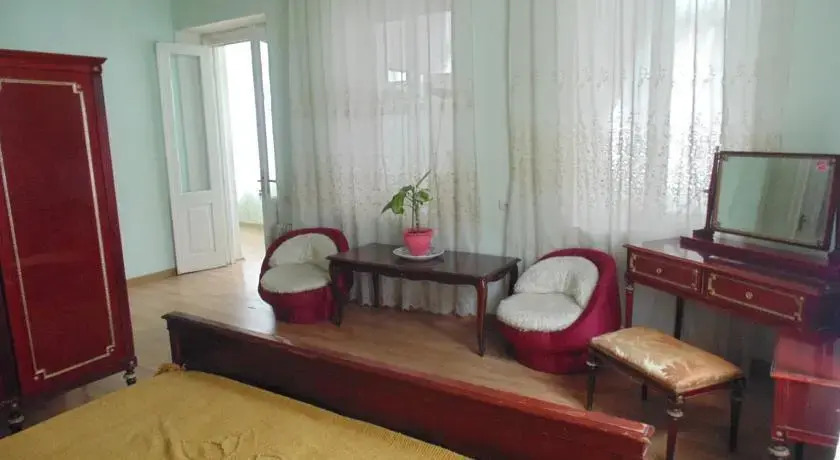 Тбилиси: 3 Room Home city center