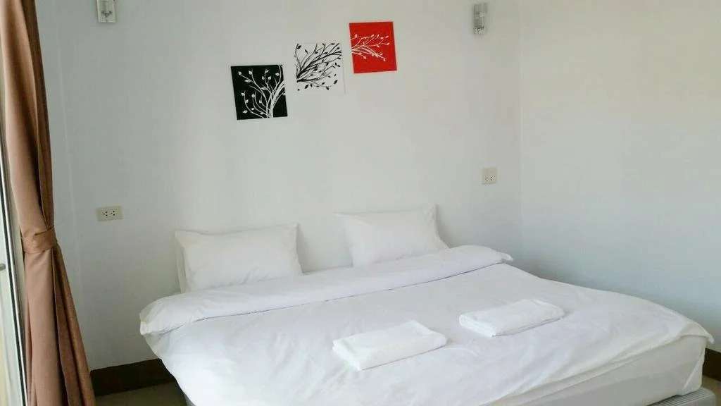 Тхат-Пханом: Phuphanom Villa