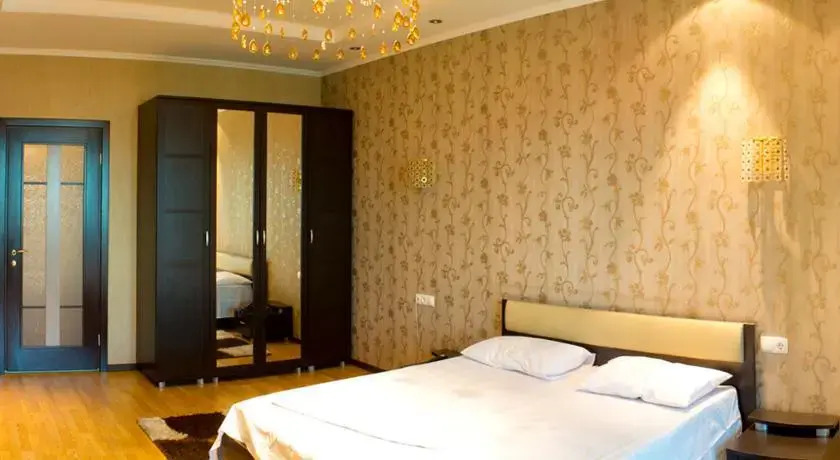 Алматы: AKV Appartments on Dostyk 97b