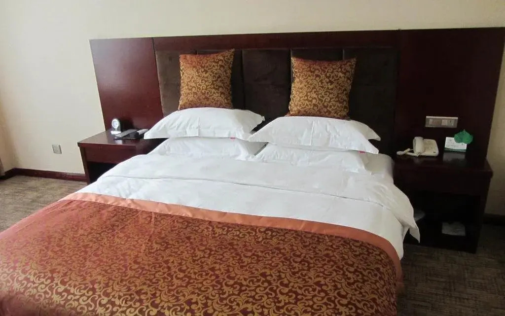 Баоцзи: Baoji Wolong Juxing Hotel