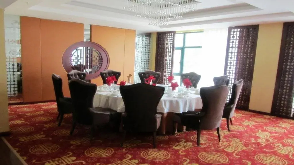 Баоцзи: Baoji Wolong Juxing Hotel