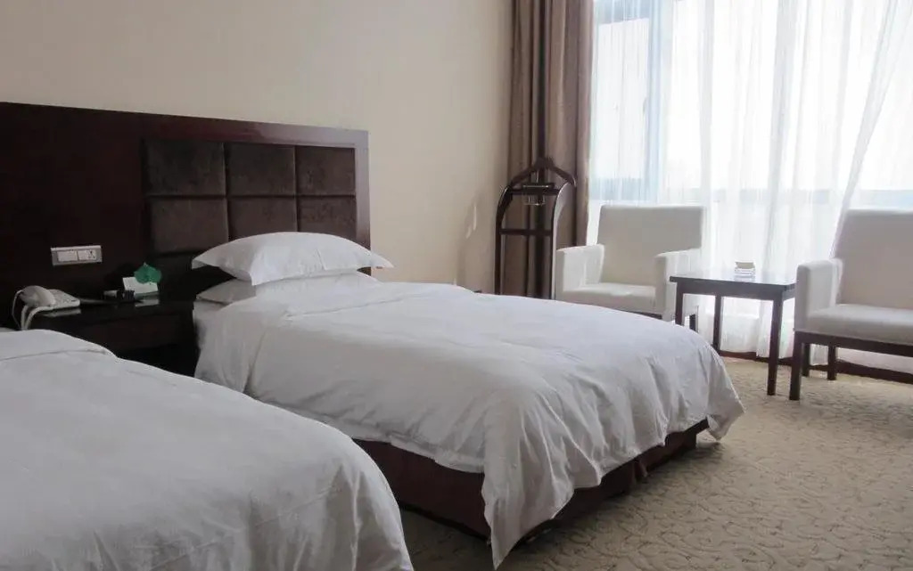 Баоцзи: Baoji Wolong Juxing Hotel