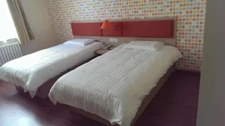 Циндао: Starway Hotel Qingdao Wusi Square