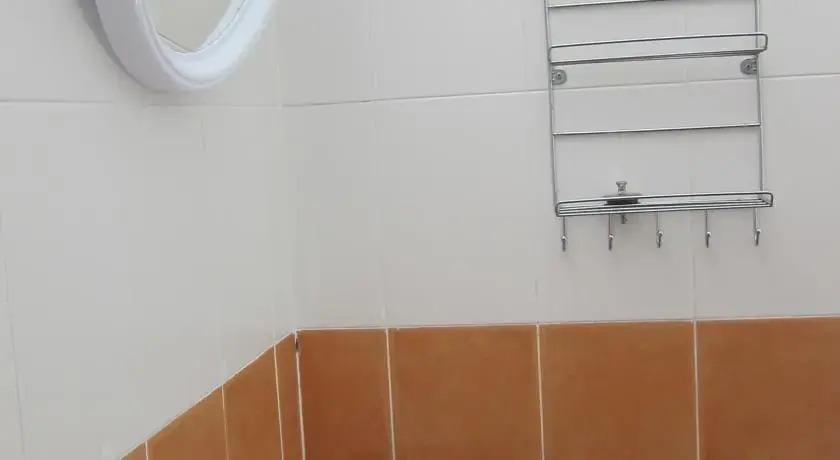 Муанг: C&C House