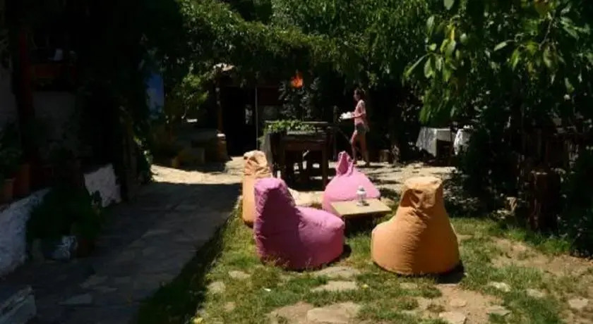 Шириндже: Oz Garden