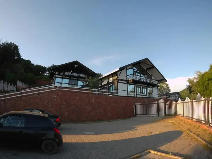 Лдзаа: Lastochka Hotel
