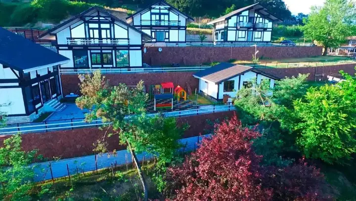 Лдзаа: Lastochka Hotel