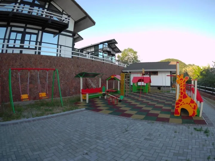 Лдзаа: Lastochka Hotel