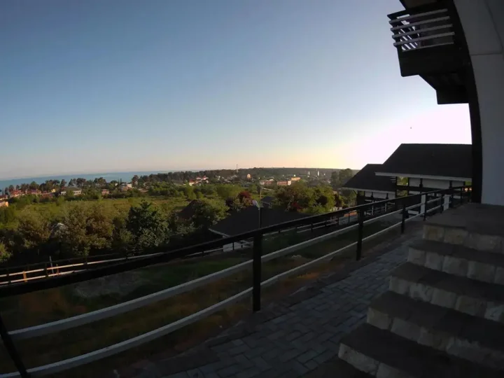 Лдзаа: Lastochka Hotel