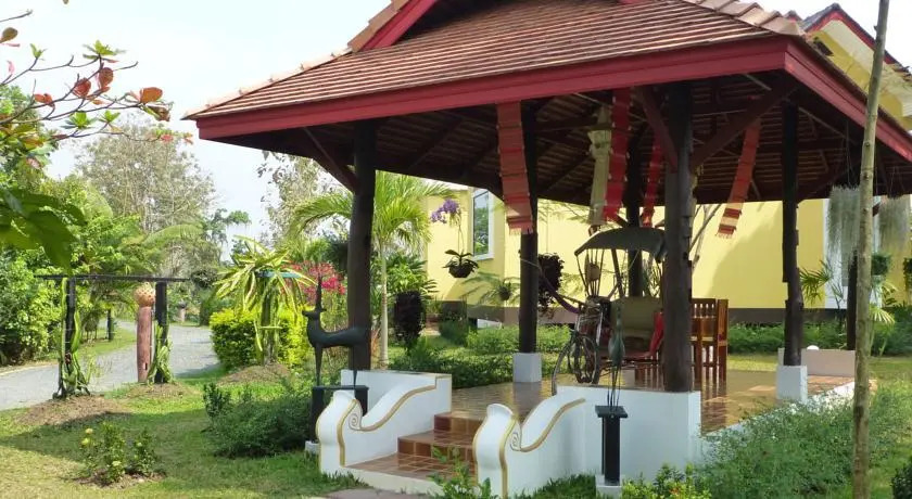 Дой-Сакет: The Yellow House @ Chiang Mai