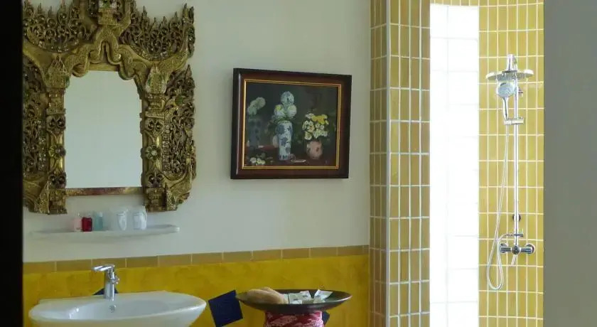 Дой-Сакет: The Yellow House @ Chiang Mai