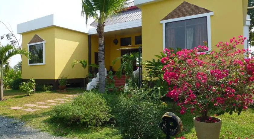 Дой-Сакет: The Yellow House @ Chiang Mai