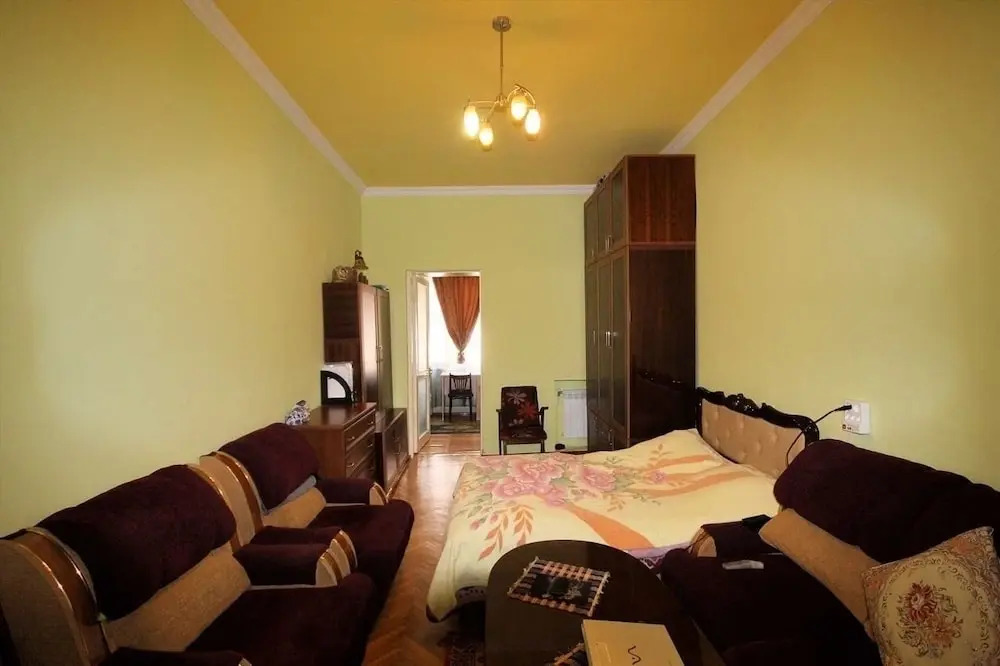 Ереван: Cosy newly renovated apartment in the very center of Yerevan