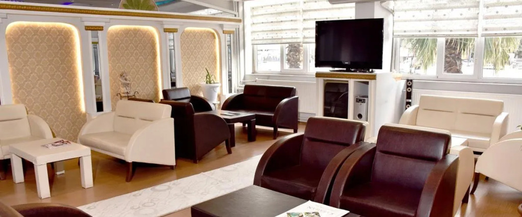 Акхисар: Hotel Tütün