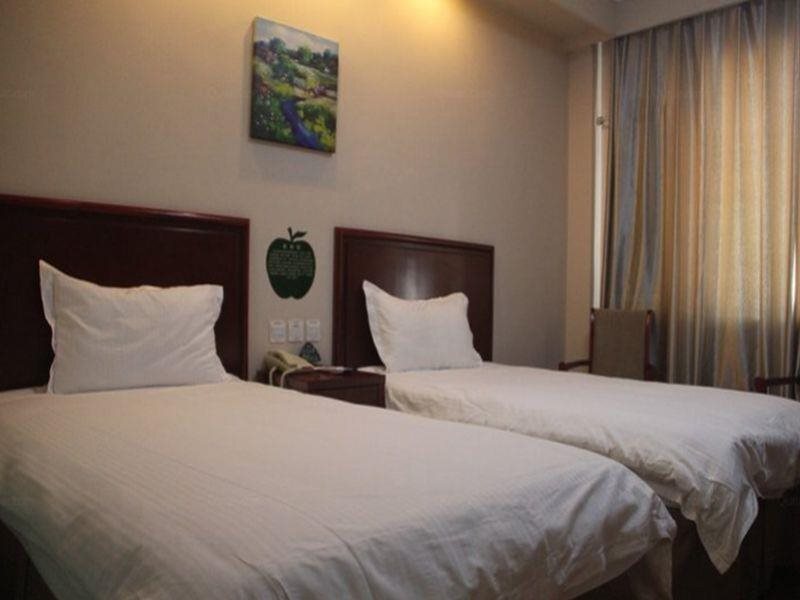 Пекин: GreenTree Inn Beijing Chaoyang District Xizhihe Coking Plant Subway Station Express Hotel