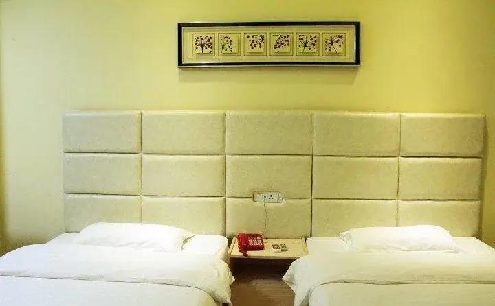 Цзюцзян: Qicai Express Hotel