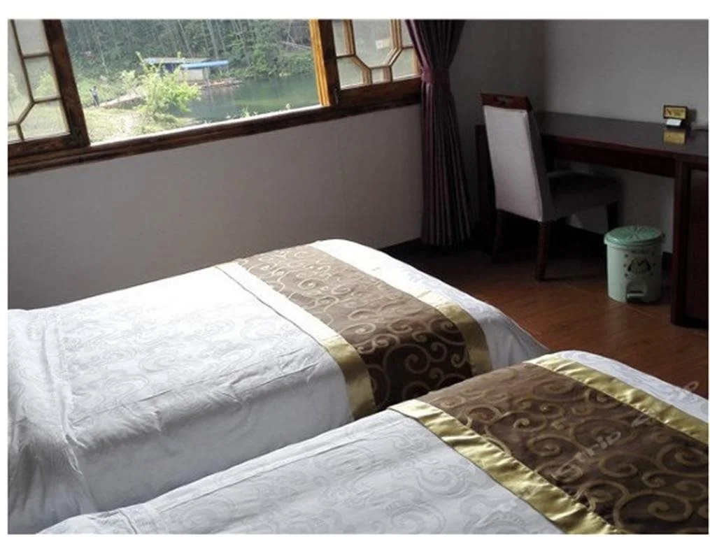 Лучжоу: Luzhou Xinhua Inn