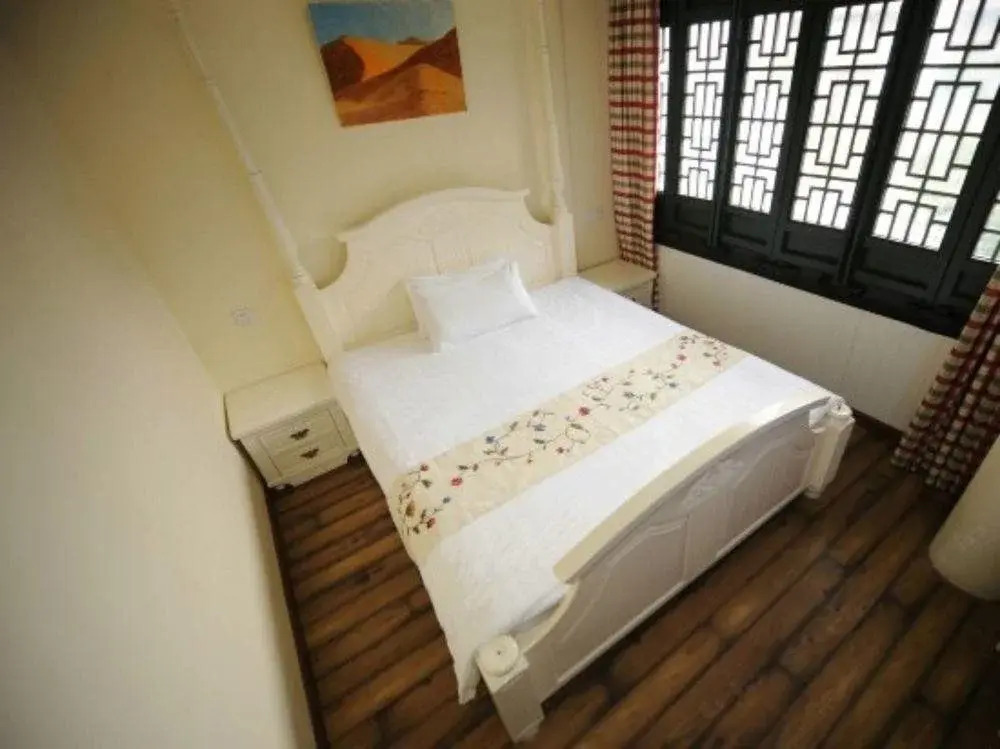 Дунъян: Rongyi Hengdian Hostelling International