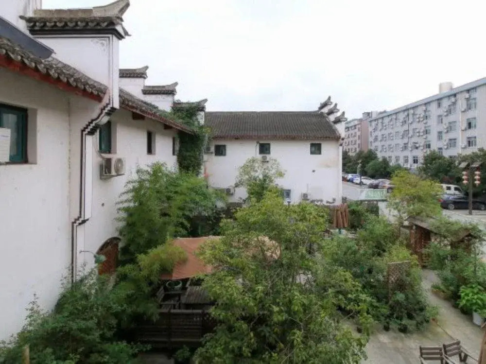 Дунъян: Rongyi Hengdian Hostelling International