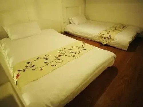 Дунъян: Rongyi Hengdian Hostelling International