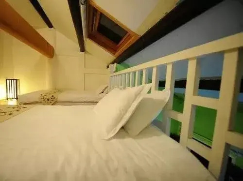 Дунъян: Rongyi Hengdian Hostelling International