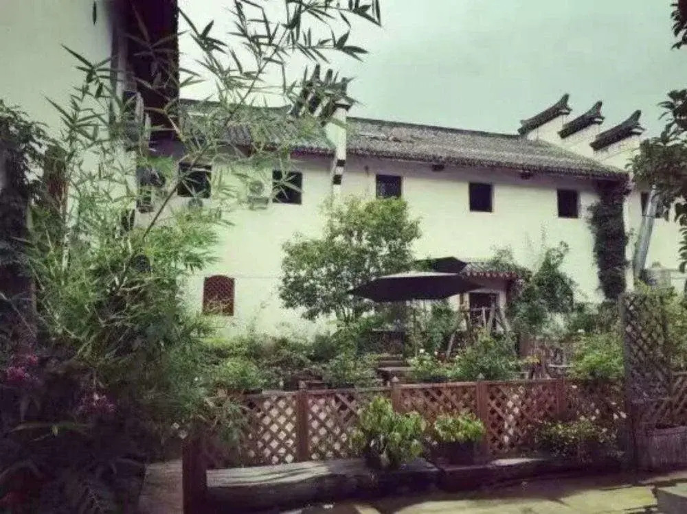 Дунъян: Rongyi Hengdian Hostelling International