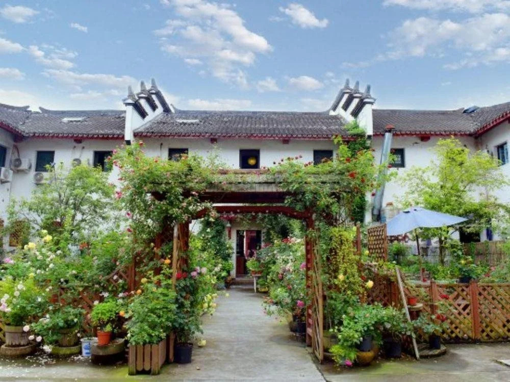 Дунъян: Rongyi Hengdian Hostelling International