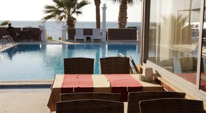 Тургутрейс: Sun and Sea Beach Hotel