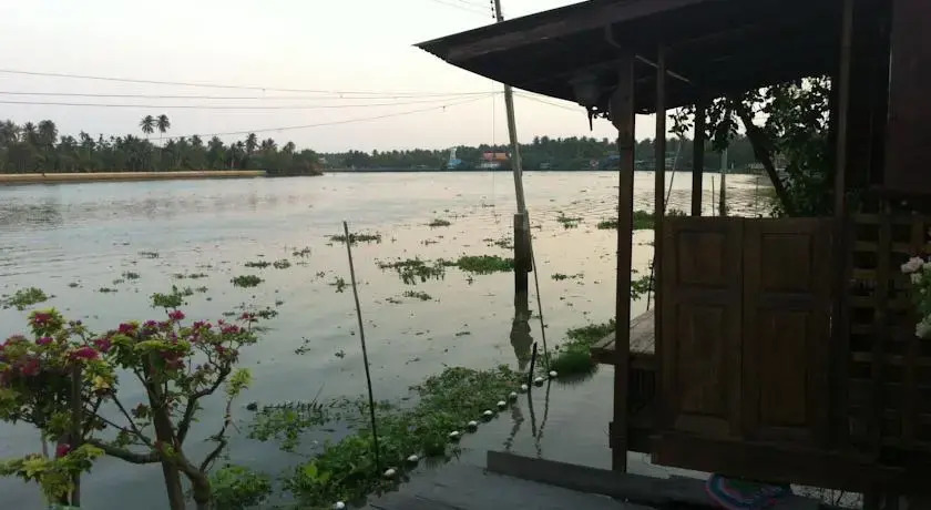 Ампхава: Ruenloinam Bangammathep